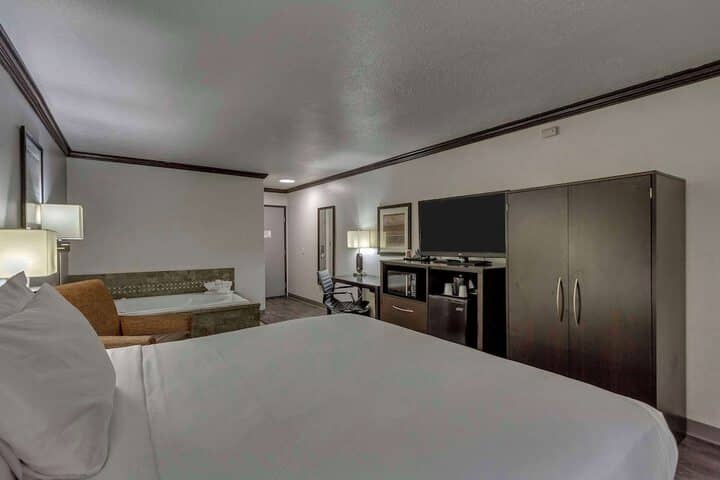 Room 65 of 103