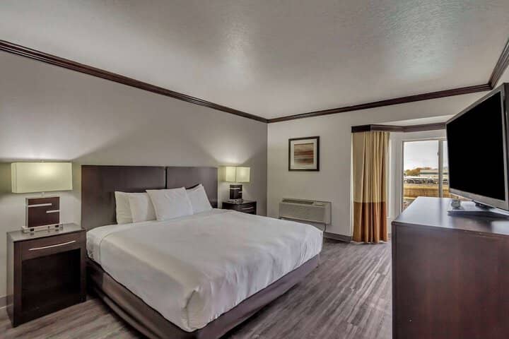 Room 44 of 103