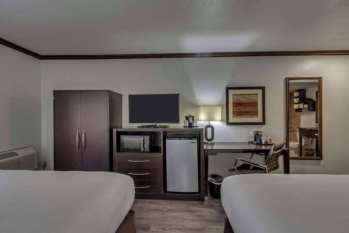 Room 59 of 103