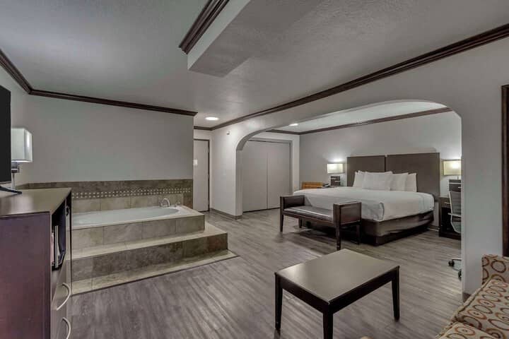 Room 72 of 103