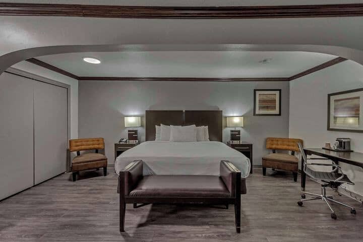 Room 74 of 103