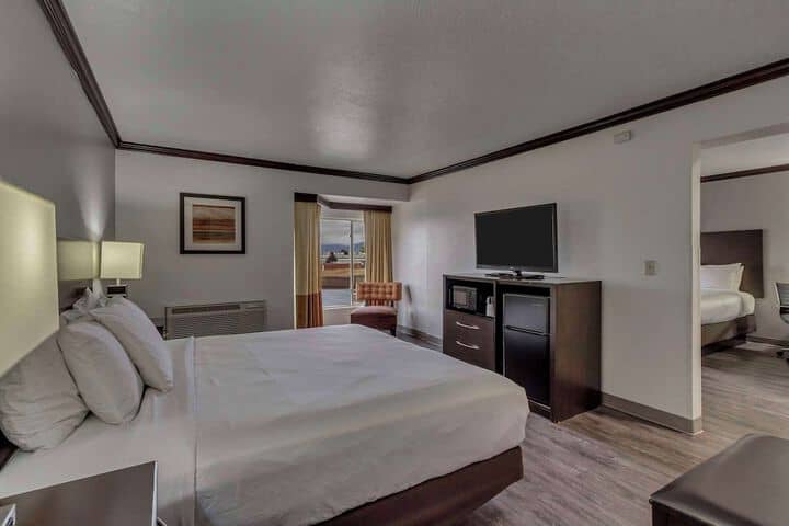 Room 53 of 103