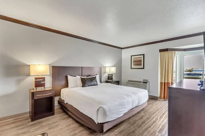 Room 21 of 103