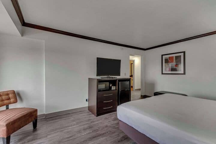 Room 45 of 103